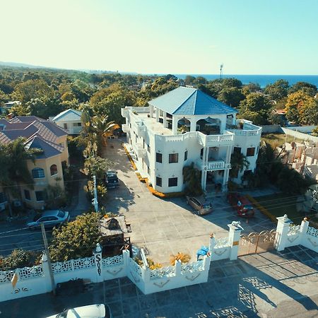 Little Savoy Guest House New Рънауей Бей Екстериор снимка