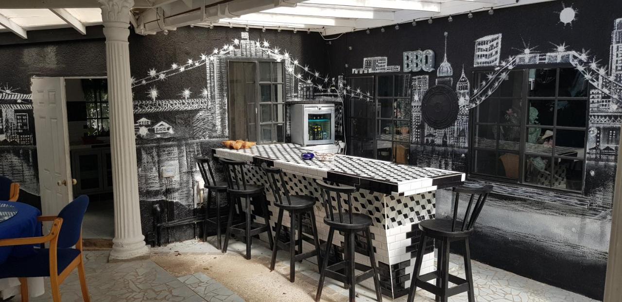 Little Savoy Guest House New Рънауей Бей Екстериор снимка