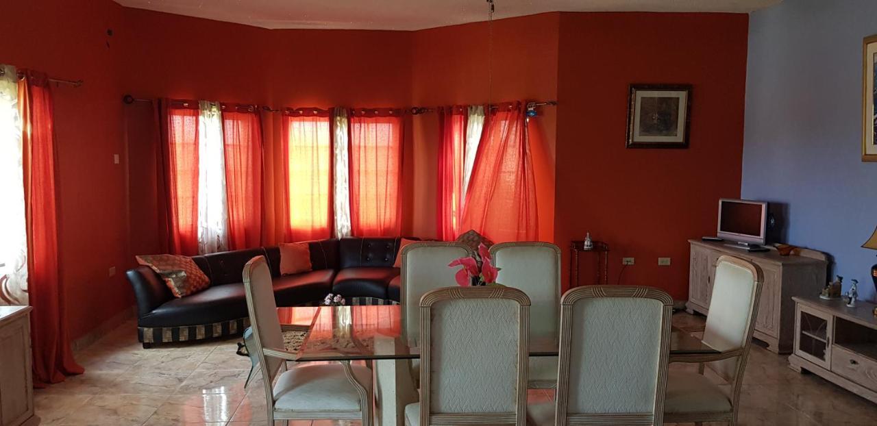 Little Savoy Guest House New Рънауей Бей Екстериор снимка
