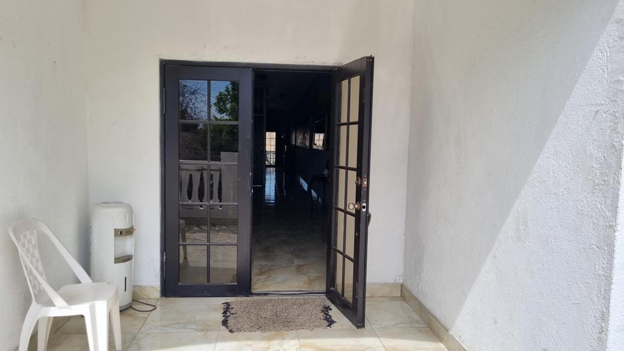 Little Savoy Guest House New Рънауей Бей Екстериор снимка