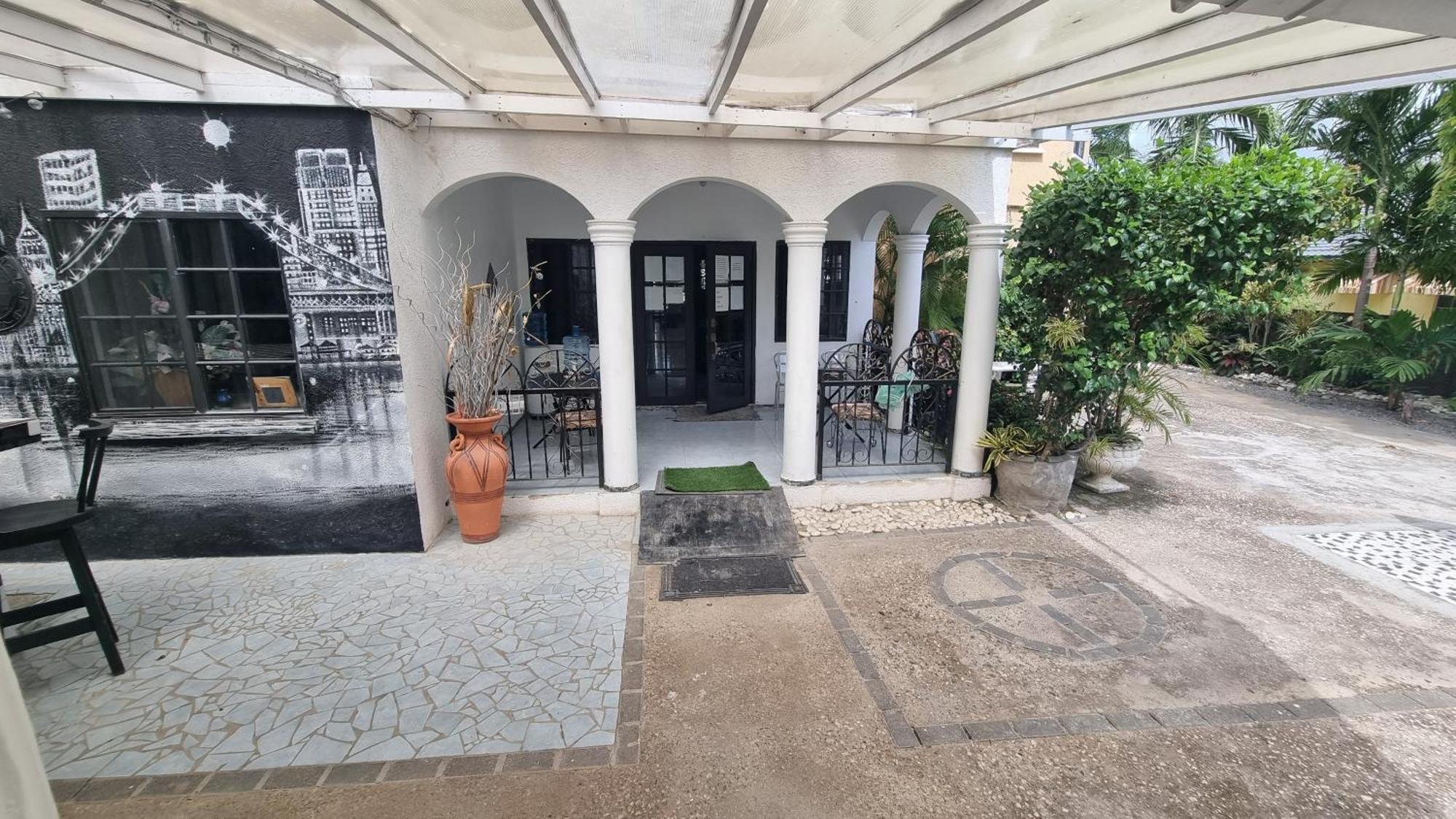 Little Savoy Guest House New Рънауей Бей Екстериор снимка